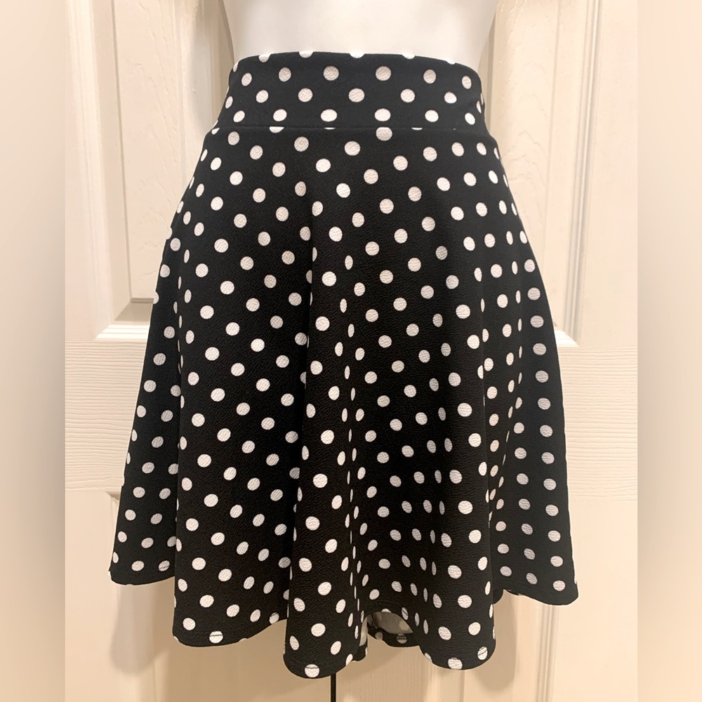 Soprano A-line black with white dots skirt - Picture 1 of 7